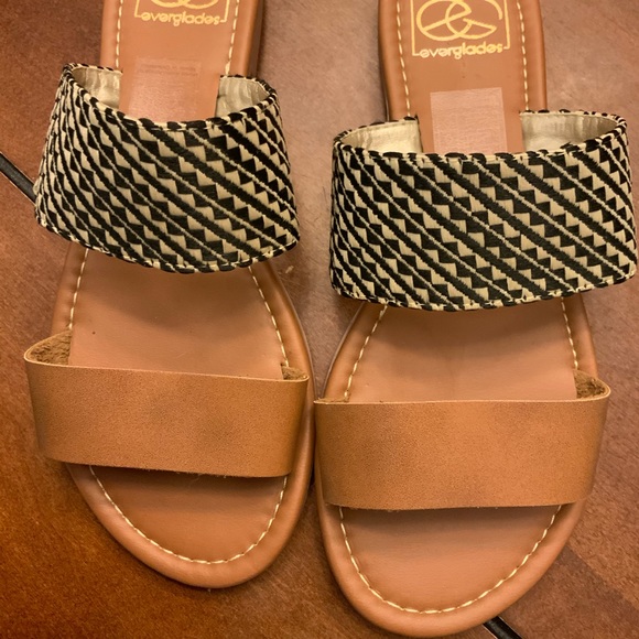 Everglades Flat Tribal Sandals - Picture 1 of 3